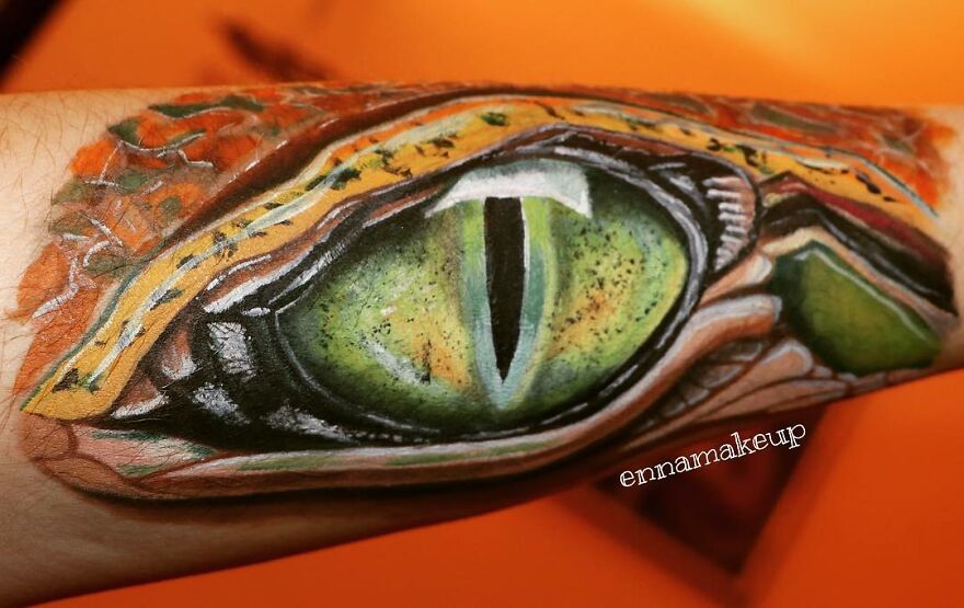 I Don't Let My Wheelchair Define Me And Find Happiness By Painting On My Body