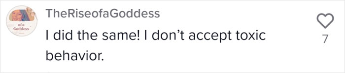 "Your Lunch Won't Cost Me $500": Boss Demands Employee Answer Phone While She's Eating "Your Lunch Won't Cost Me $500": Boss Demands Employee Answer Phone While She's Eating