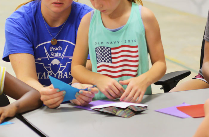 Daughter Treated Like A Maid Decides To Leave Family On Her 18th Birthday, Younger Sister Thinks She&rsquo;s Being A Jerk