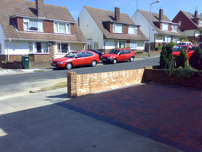 "The Neighbors Were In My Pool": Family Ignores This Guy's Warnings To Stop Using His Property, Now Have Trouble With The Police