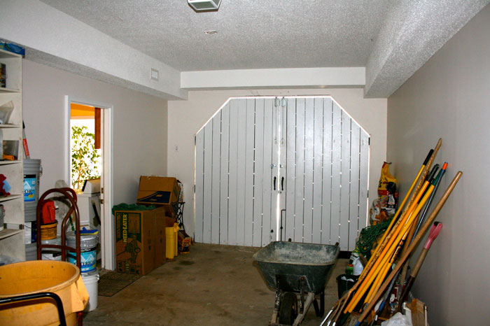 &ldquo;Karen&rdquo; Neighbors Are Mad At This Person For Buying Land Next To Them And Not Planning To Build A House Like Everyone Else