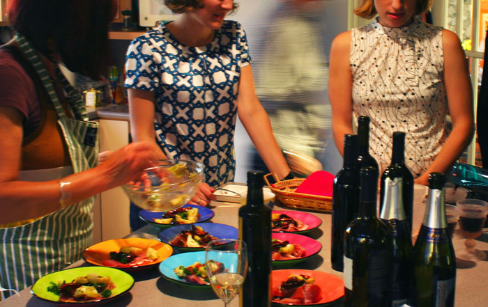 Couple Of 4 Years Find Out Their Parents Are Dating, The Daughter Gets Called A Jerk For Embarrassing Her Mom In Front Of Family