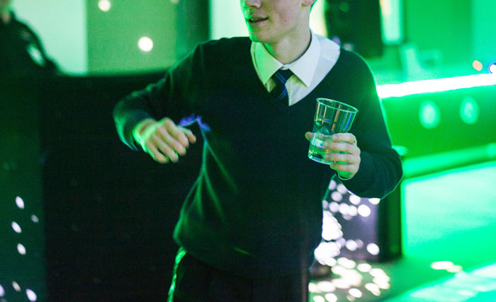 Woman Leaves Party After Enduring Insensitive Jokes About Her Being A Gymnast, Gets Slammed By Boyfriend For “Overreacting” Woman Leaves Party After Enduring Insensitive Jokes About Her Being A Gymnast, Gets Slammed By Boyfriend For “Overreacting”