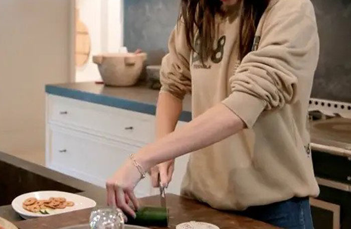 “What Is A Cooking-Related Red Flag In A Relationship?” (30 Answers)