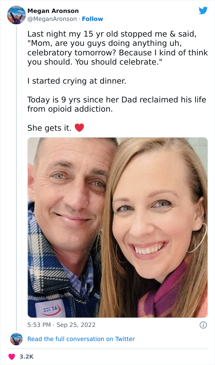 Dad Celebrates His 9-Year Sobriety Anniversary With Surprise Gift From Teen Daughter