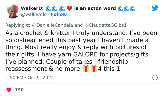 Woman Crochets A Blanket For 900 Hours As A Gift For Friend's Son, He Gives it Back To Her, The Internet Is Divided Woman Crochets A Blanket For 900 Hours As A Gift For Friend's Son, He Gives it Back To Her, The Internet Is Divided