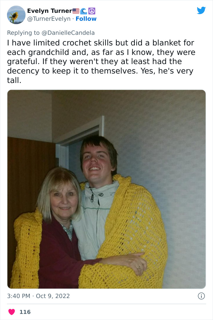 Woman Crochets A Blanket For 900 Hours As A Gift For Friend's Son, He Gives it Back To Her, The Internet Is Divided Woman Crochets A Blanket For 900 Hours As A Gift For Friend's Son, He Gives it Back To Her, The Internet Is Divided