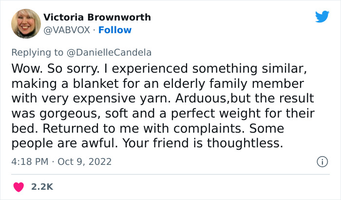 Woman Crochets A Blanket For 900 Hours As A Gift For Friend's Son, He Gives it Back To Her, The Internet Is Divided Woman Crochets A Blanket For 900 Hours As A Gift For Friend's Son, He Gives it Back To Her, The Internet Is Divided