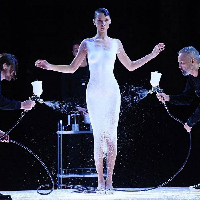 A Closer Look At Bella Hadid&rsquo;s Spray-Painted Coperni Dress Reveals The Science Behind It
