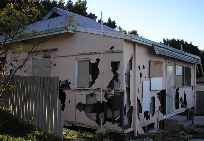 &ldquo;Karen&rdquo; Neighbors Are Mad At This Person For Buying Land Next To Them And Not Planning To Build A House Like Everyone Else