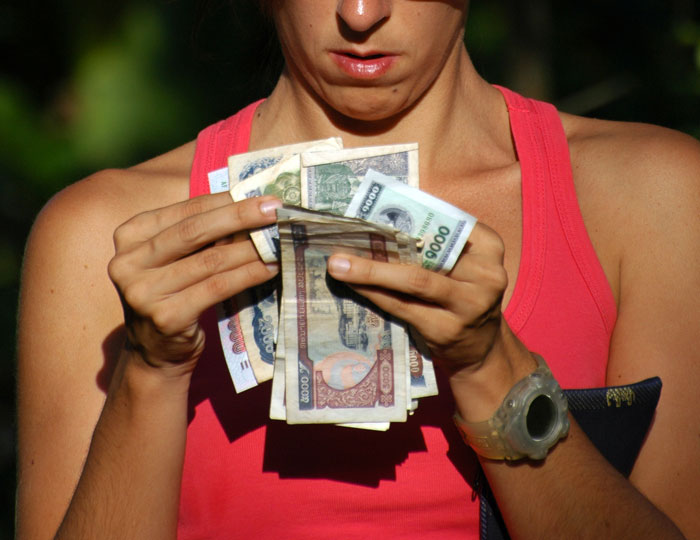 20 Y.O. Decided To Go Back To College, Found Out That Her Parents Spent All 30K They Saved Up For Her Education To Remodel Their Kitchen