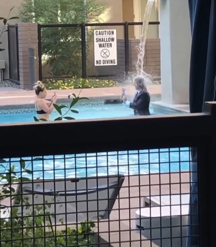 Este tipo realmente se ha esforzado por su foto de perfil de LinkedIn