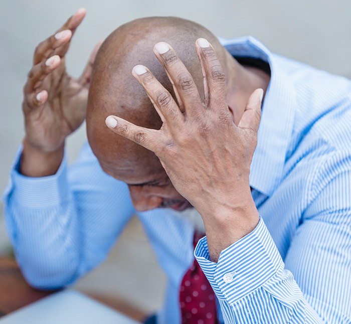 Boss Insists Employees Work Until The Last Minute, Gets Exactly That As They Stop Responding After Hours And On The Weekends