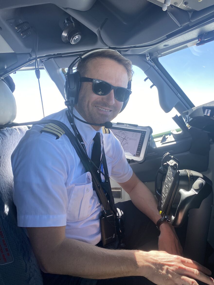 A Nurse Goes For First Vacation In Three Years And Meets His Pilot On A Basketball Court On The Day Of The Flight A Nurse Goes For First Vacation In Three Years And Meets His Pilot On A Basketball Court On The Day Of The Flight