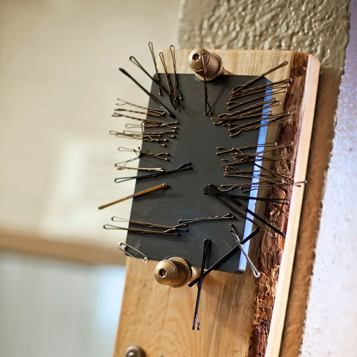 Keep Bobby Pins On Magnets