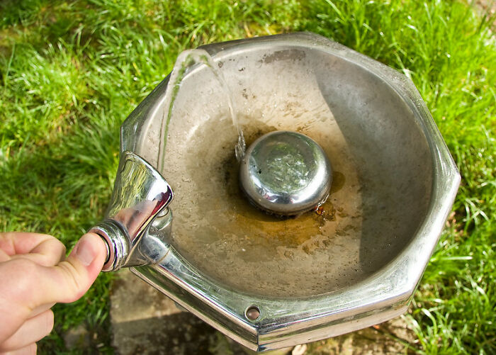 20 Personas que fueron pobres comparten esos "lujos" que en realidad son necesidades