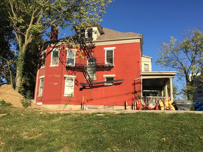 People Who Work For Or Interact With The Rich Describe The Weirdest Things They’ve Seen Behind Closed Doors (30 Stories)