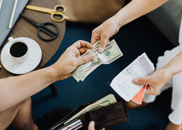 New Manager Makes A Fool Of Himself While Losing The Restaurant Thousands Of Dollars After Employee Maliciously Complies With His Dumb Rule New Manager Makes A Fool Of Himself While Losing The Restaurant Thousands Of Dollars After Employee Maliciously Complies With His Dumb Rule