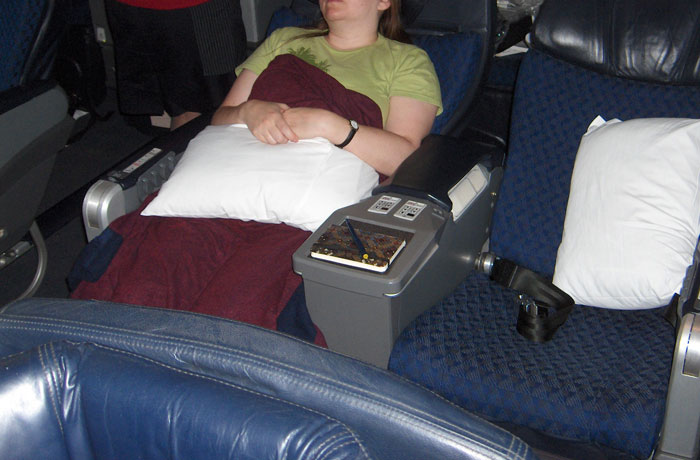 Couple's Plan To Outwit Another Passenger Before Takeoff Backfires As The Stranger Ends Up With A Whole Free Row In Return Couple's Plan To Outwit Another Passenger Before Takeoff Backfires As The Stranger Ends Up With A Whole Free Row In Return