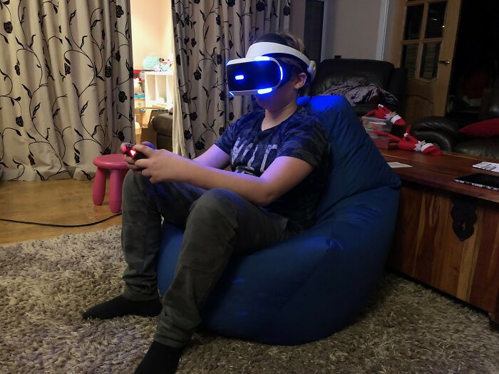 30 Folks Online Recall Their First-Ever Memories, Whether Fond Or Not