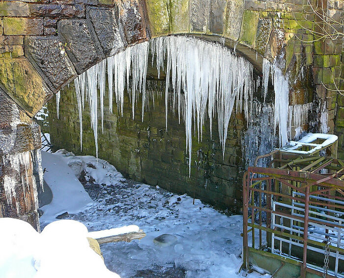 Men Online Reveal 30 Things They Learned About Women Once They Started Dating One