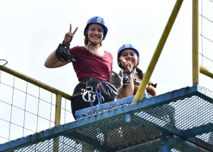 Two Women Learned They Were Dating The Same Man, Dumped Him And Went On Vacation