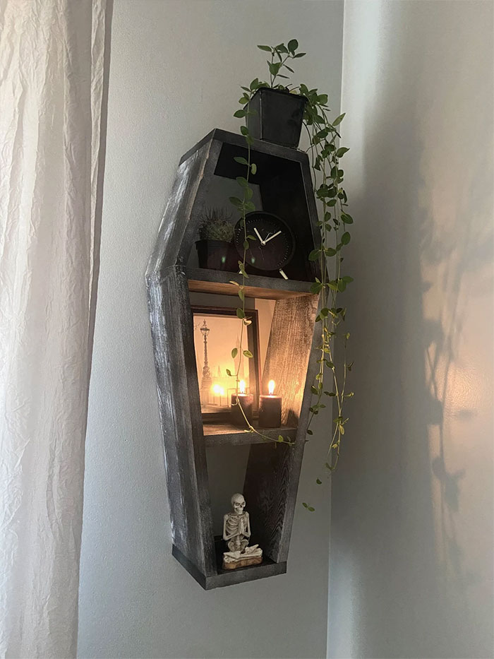 Coffin Shelf