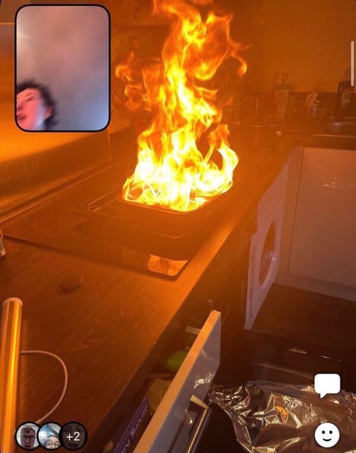 People Are Sharing Their Hilarious BeReal Pics, Here Are 35 Of The Funniest Ones