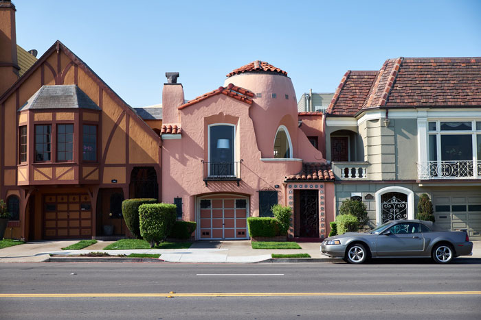 Man Gives His Mom The Keys To His House When Wife Asked Not To, So She Changes The Locks, Making The Family Furious