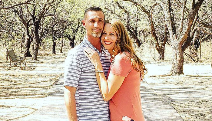 Dad Celebrates His 9-Year Sobriety Anniversary With Surprise Gift From Teen Daughter