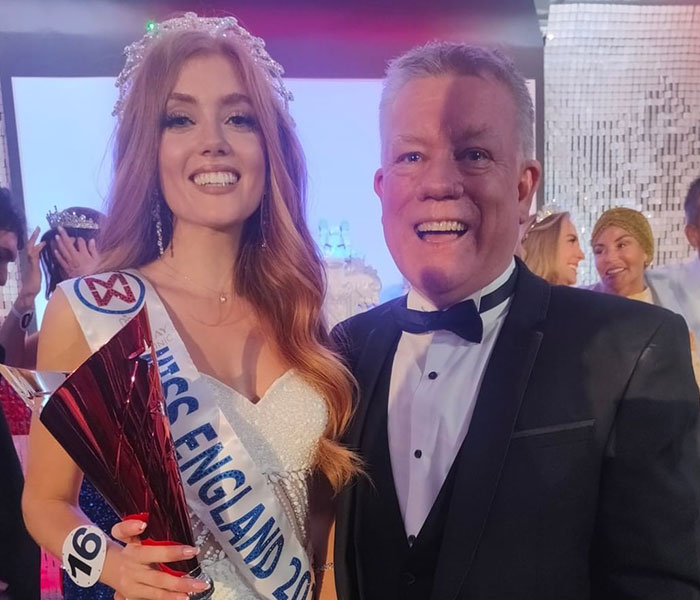 Woman Who Was “Spat At” And “Burned” At School For Having Ginger Hair Grows Up To Be Crowned Miss England Woman Who Was “Spat At” And “Burned” At School For Having Ginger Hair Grows Up To Be Crowned Miss England