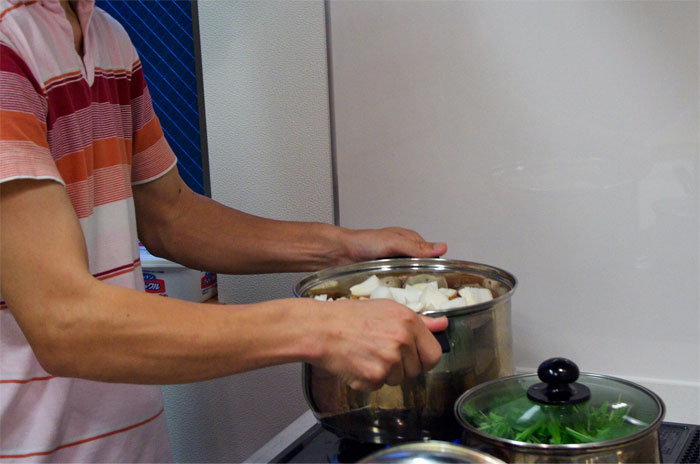 “What Is A Cooking-Related Red Flag In A Relationship?” (30 Answers)