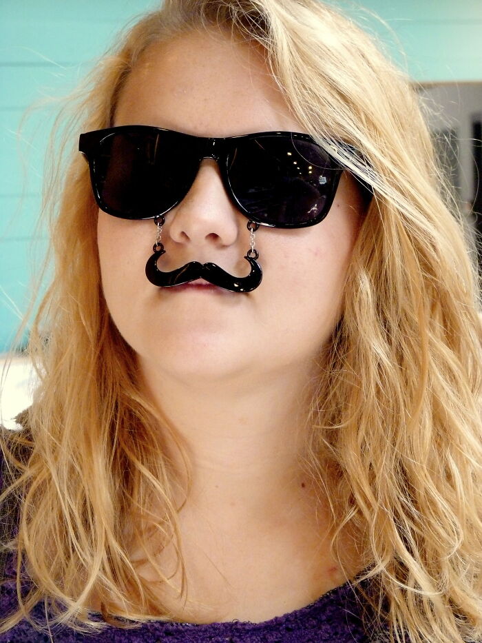 30 Things That Nobody Bats An Eye About If It’s A Guy Doing It, But Loses Their Wits If It’s A Woman Doing It, As Listed By Folks Online