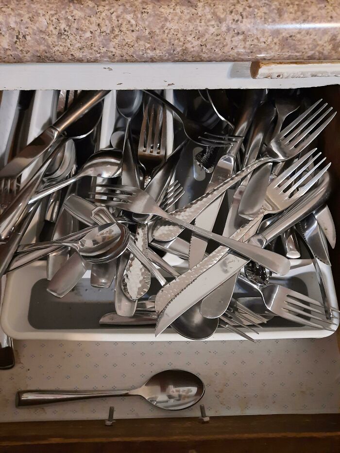 The Way My Boyfriend Puts Away The Utensils