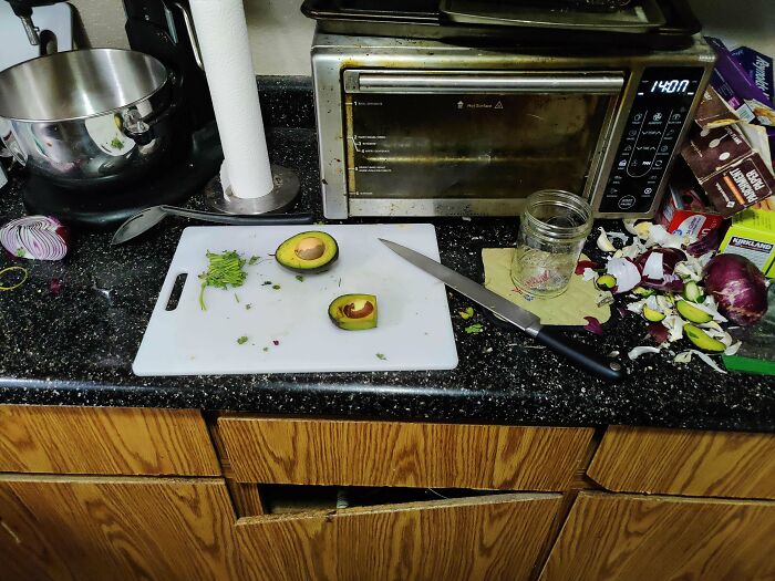 Roommate Is Gone Most Of The Time For Work, But Likes To Cook While They're Here. Always Leaves The Kitchen Like This Afterwards For Me To Clean