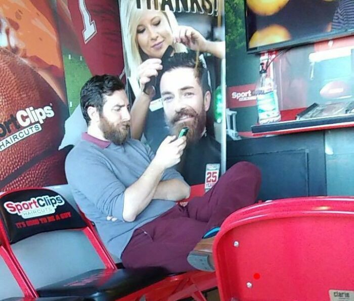 Es imposible que no sea él, ¿verdad?