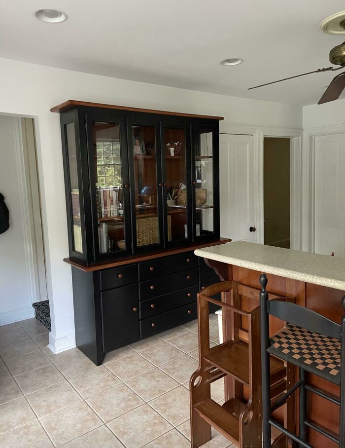 China Cabinet - From Buy Nothing Curb Alert