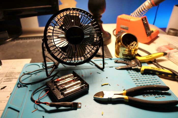 A 3am Blackout On A Humid Night With No Wind Inspired This Simple Rig