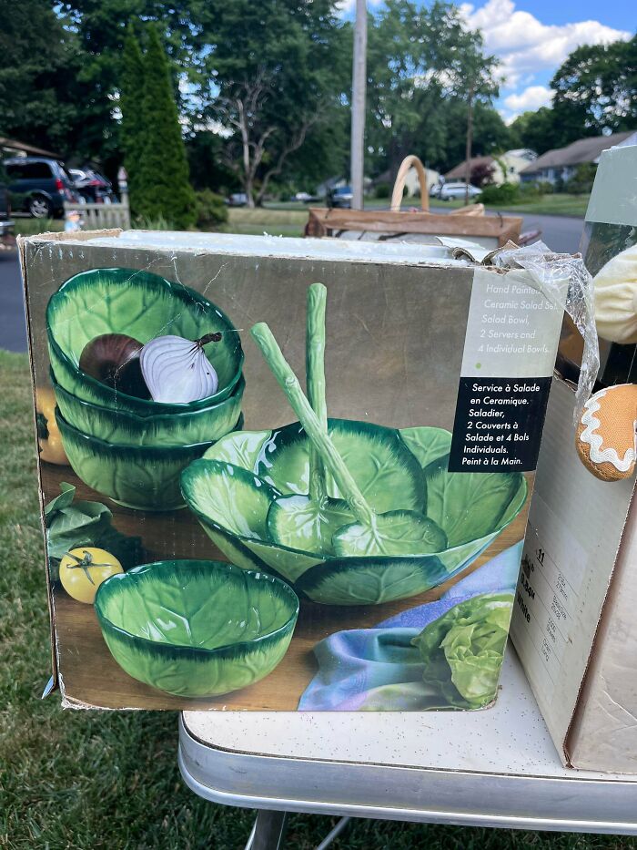 This Absolutely Ridiculous Set Of Cabbage Themed Bowls