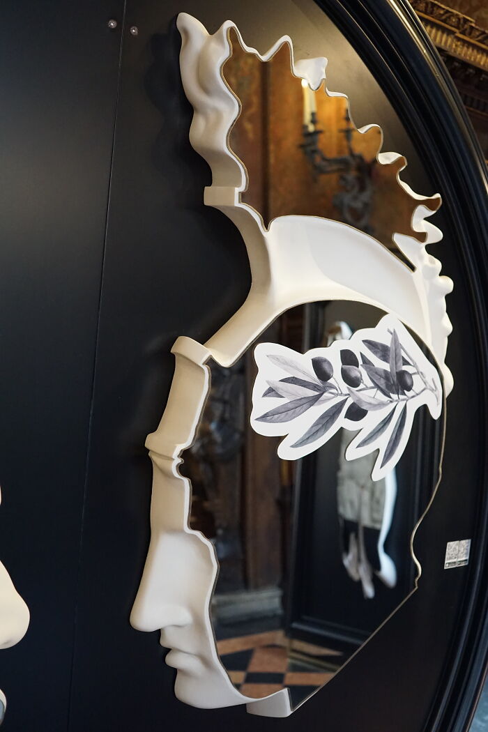 The Expression &ldquo;Mirror Mirror On The Wall&rdquo; Suits The &ldquo;I Classici&rdquo; Collection (9 Pics)