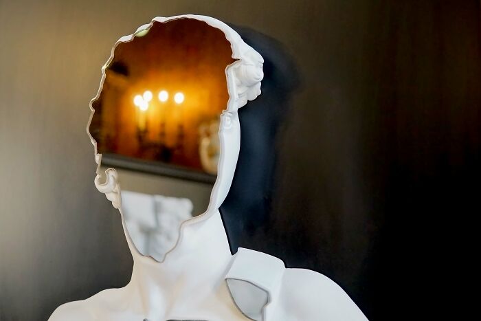 The Expression &ldquo;Mirror Mirror On The Wall&rdquo; Suits The &ldquo;I Classici&rdquo; Collection (9 Pics)