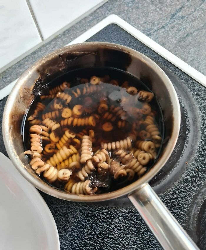 Roommate Feel Asleep Trying To Cook Some Pasta, This Is What I Woke Up To