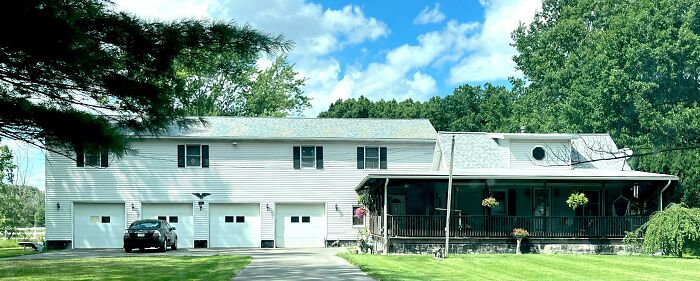 3 Bedroom House, 12 Car Garage