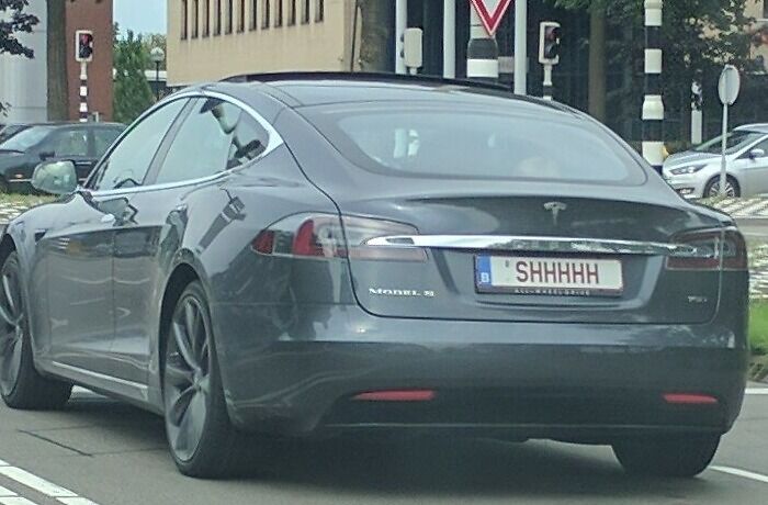 Spotted This Descriptive License Plate