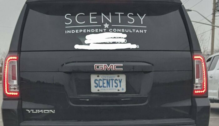 I Bet This Hun Thought She Was So Clever Snagging This Vanity Plate Up!