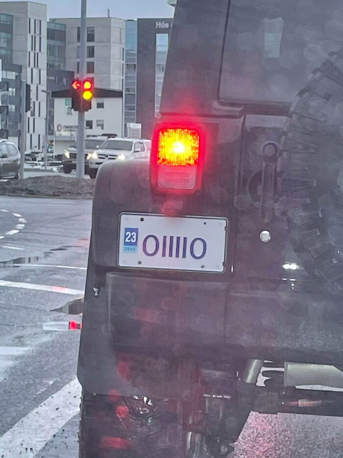 A Jeep Wrangler With A Vanity Plate That Looks Like The Wrangler Front