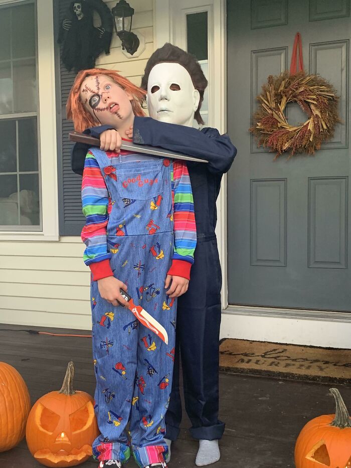 My 8-Year-Old Niece And Nephew’s Halloween Outfits. She Really Knows How To Go For The Jugular