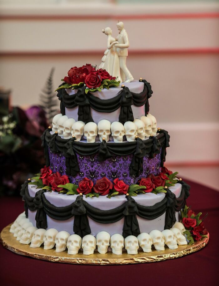 Our 2021 Hallowedding Cake