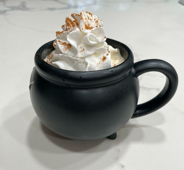 This Cauldron Mug Gives Me Spooky Vibes