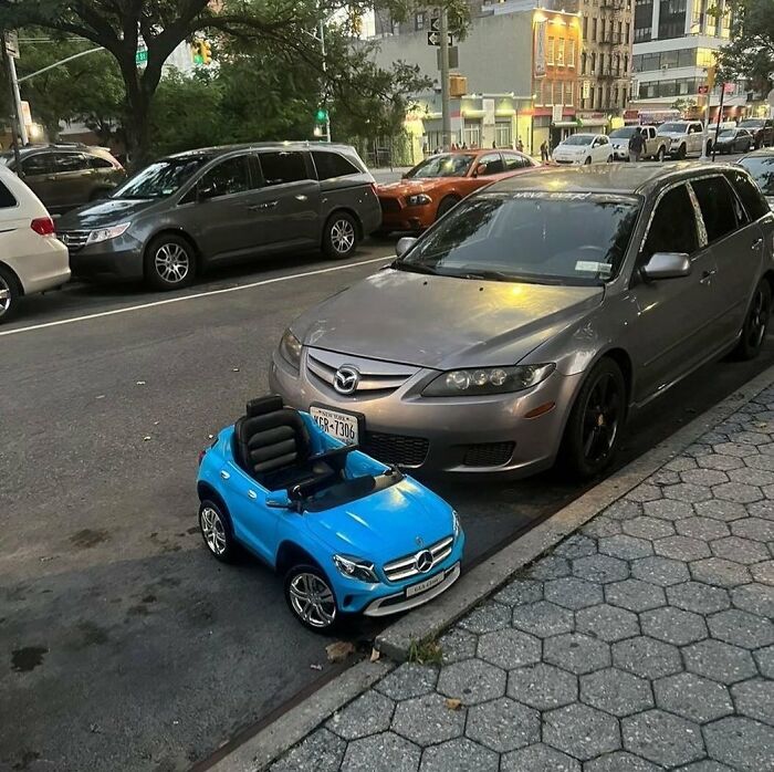 El peor aparcamiento en línea que verás hoy
